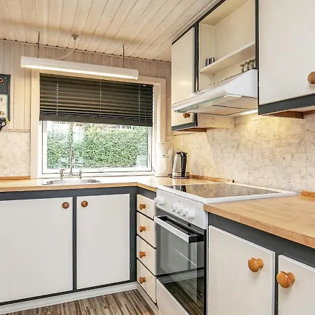 Ferienhaus Quaint Holiday In Esbjerg With Sea Nearby